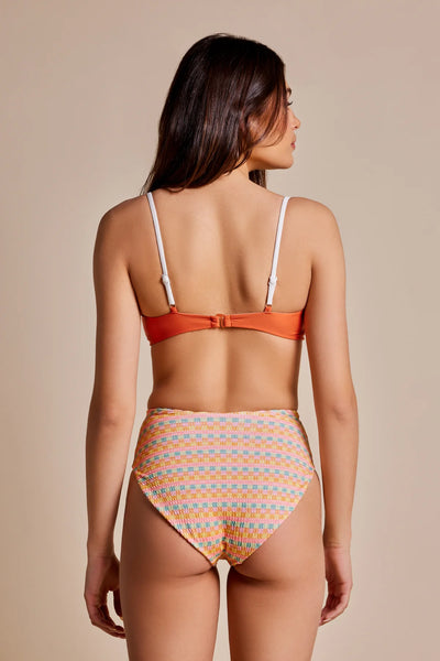 Castle|Seyda is 5,9 (26) and wearing Small - Ophelia Bikini Bottom|STL-4