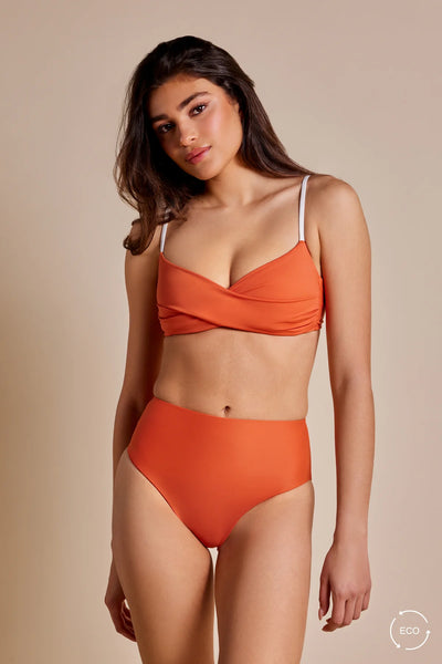 Medina|Seyda is 5,9 (26) and wearing Small - Ophelia Bikini Bottom|STL-3