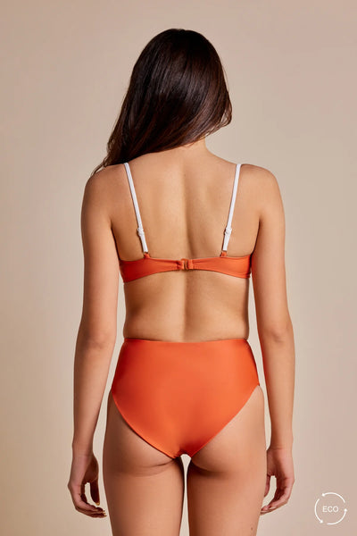 Medina|Seyda is 5,9 (26) and wearing Small - Ophelia Bikini Bottom|STL-3